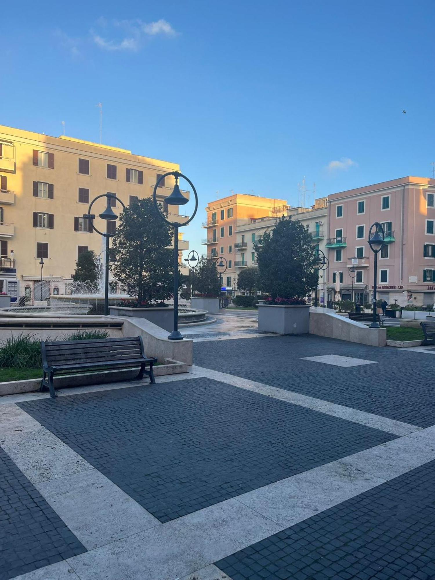 La Piazzetta Anzio Hotel Exterior photo